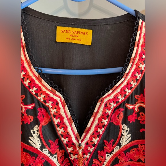 Sana Safinaz beautiful embroidery dress - Picture 2 of 7